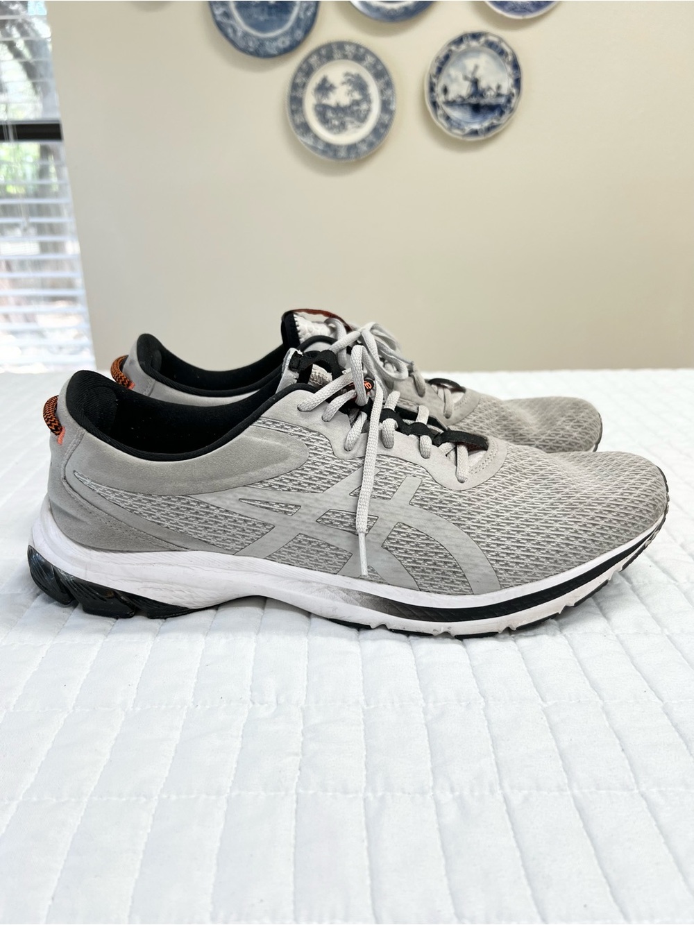 Men's Asics GEL-Kumo Lyte 2 in Oyster Grey Size 14